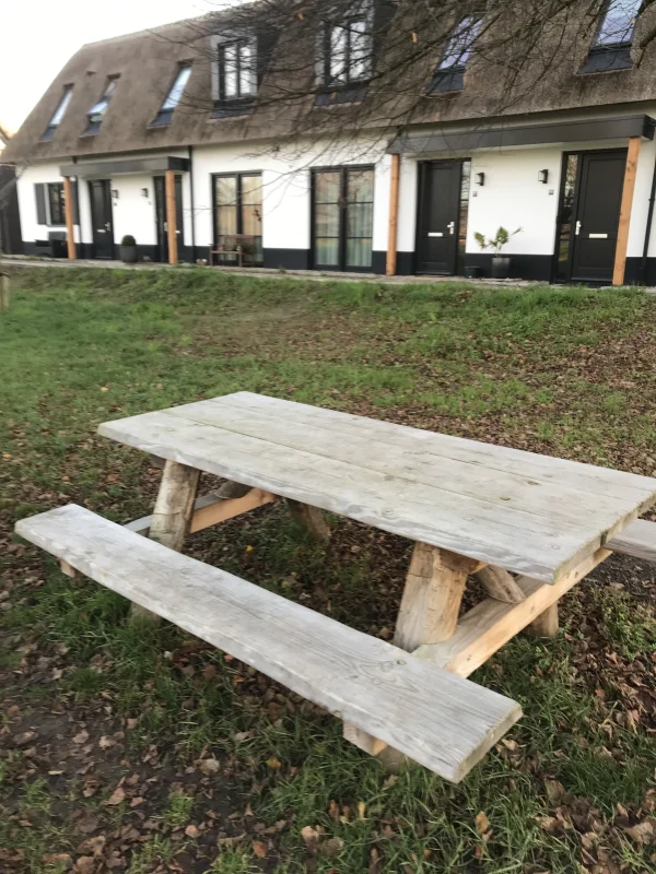 Picknicktafel in Geffen